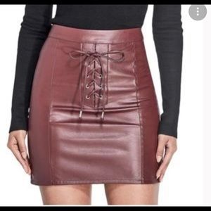 Guess Size Large  burgundy wine color photo faux leather skirt with Lace upfront